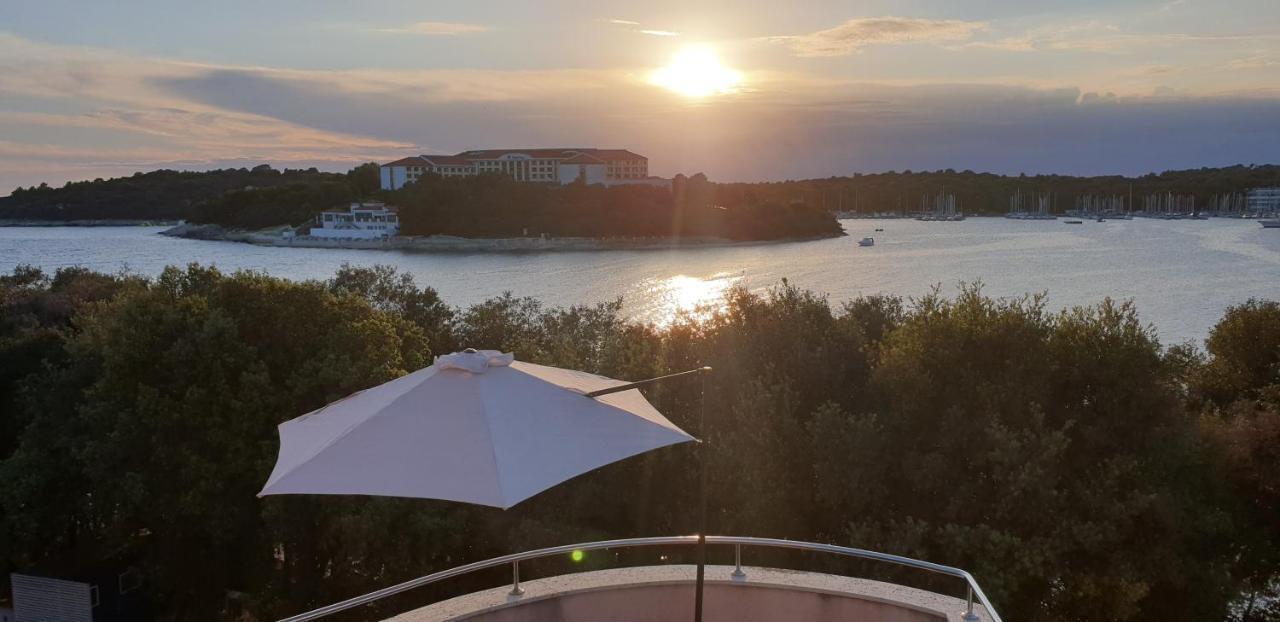 Apartments Seafront Villa Pula Exterior foto