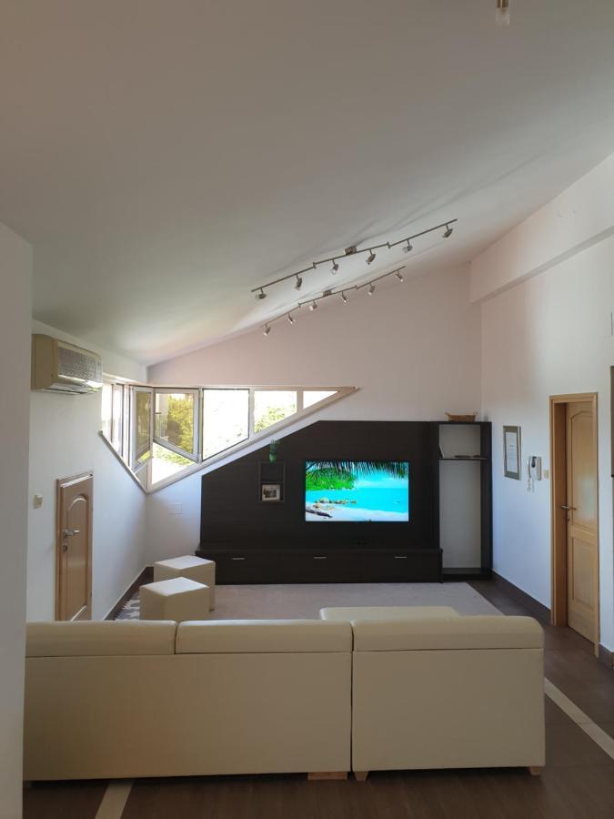 Apartments Seafront Villa Pula Exterior foto
