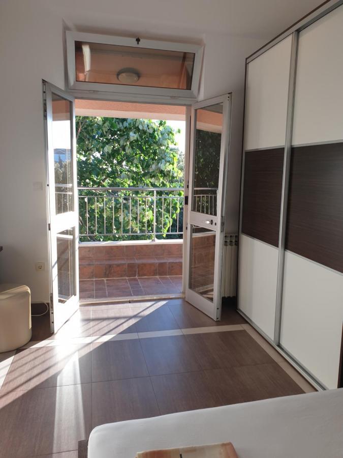 Apartments Seafront Villa Pula Exterior foto