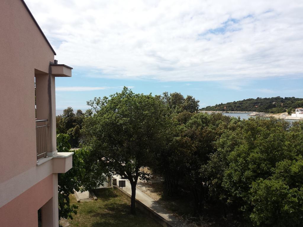 Apartments Seafront Villa Pula Exterior foto